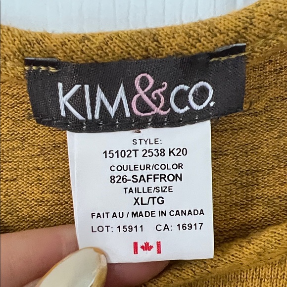 Like new! Kim & Co Mustard Long Sleeve Top - Picture 2 of 4